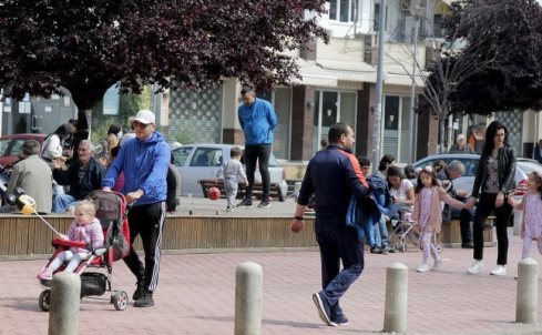 Nga sot hiqet cdo mase kufizuese: Hapen plazhet, palestrat dhe kufijte tokesore